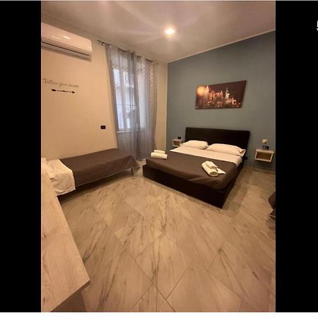 Hotel Porta A Porta เนเปิลส์ ภายนอก รูปภาพ